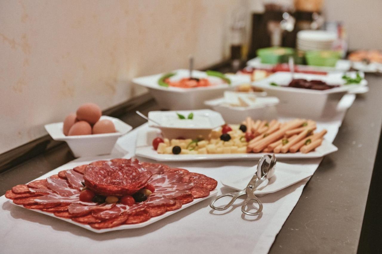 Šabac Garni Hotel Barut מראה חיצוני תמונה